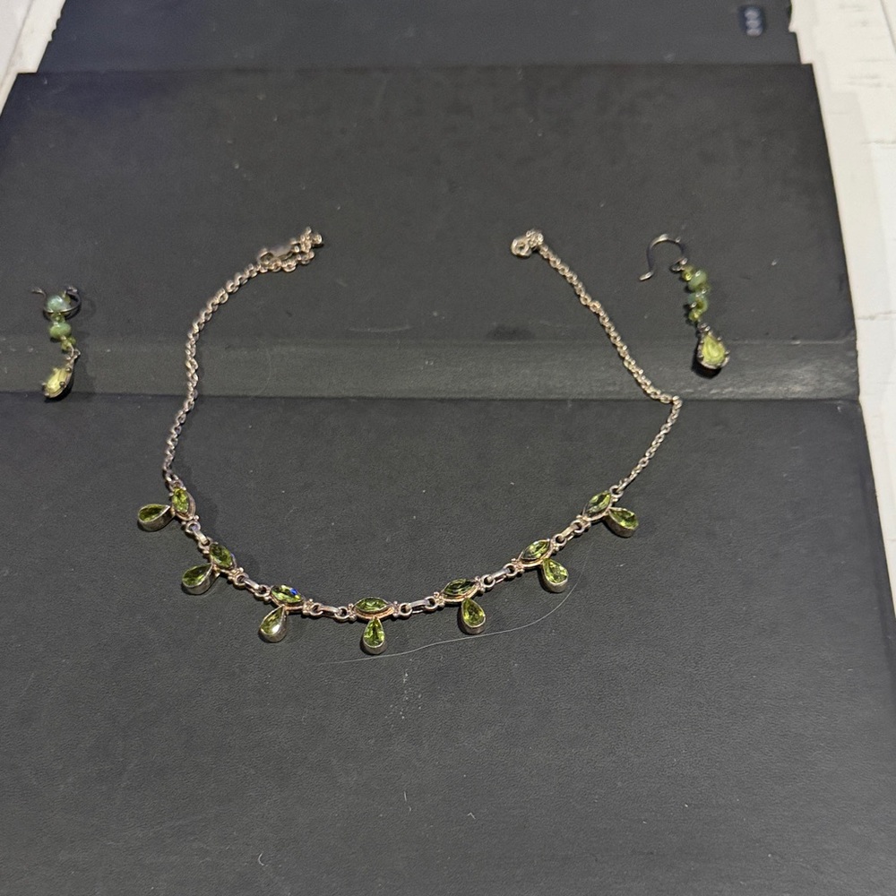 Green Teardrop Dangle Necklace and Earring Set